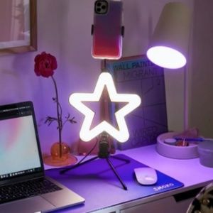 Urban Outfitters Brilliant Ideas Star Shaped Vlogging Ring Light